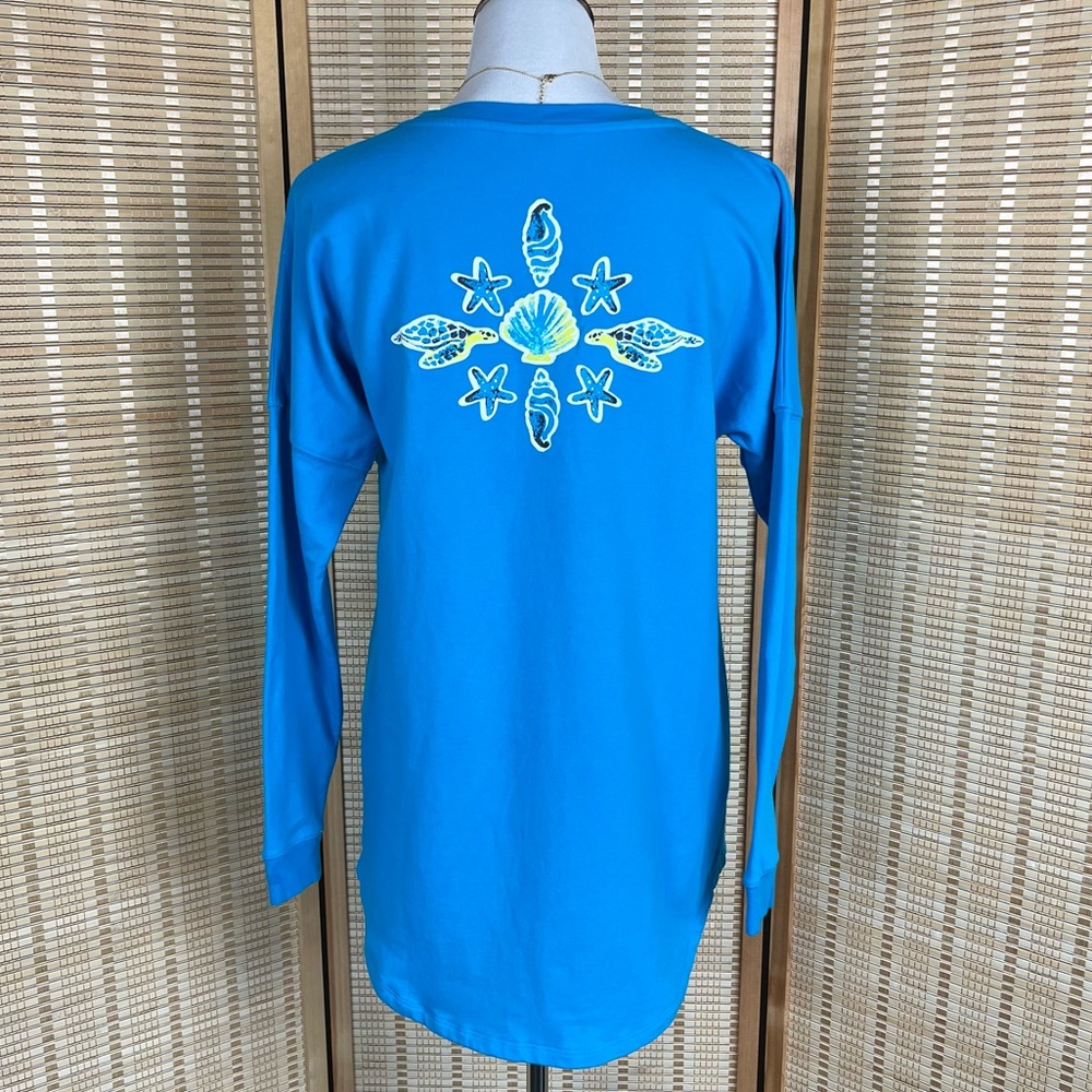 Crown & Ivy Caribbean Blue Sea Turtle Sea Shells Pull Over